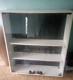 Wardrobe Gilashi - Home Interiors