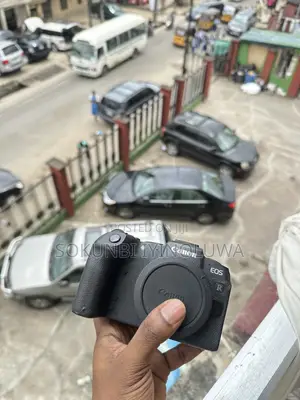 Canon EOS RP Mirrorless Kamera tare da Batura 2