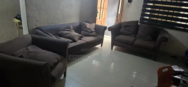 6-Seater Vintage Sofa - 1