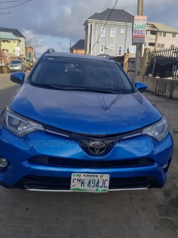 2018 Toyota RAV4 Limited SUV AWD - 1