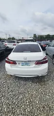 Honda Accord 2017 White - 3