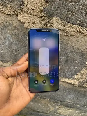 Apple iPhone X 64GB White (UK Used)