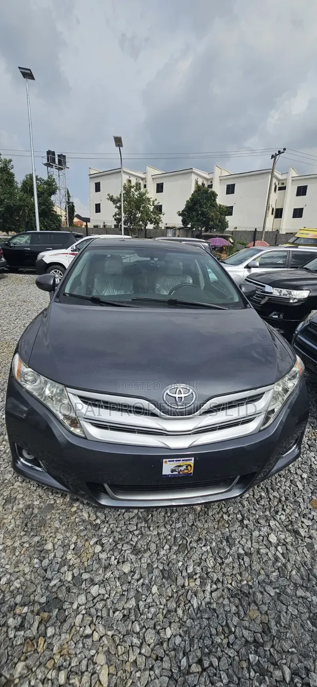 Toyota Venza 2012 Gray - 1