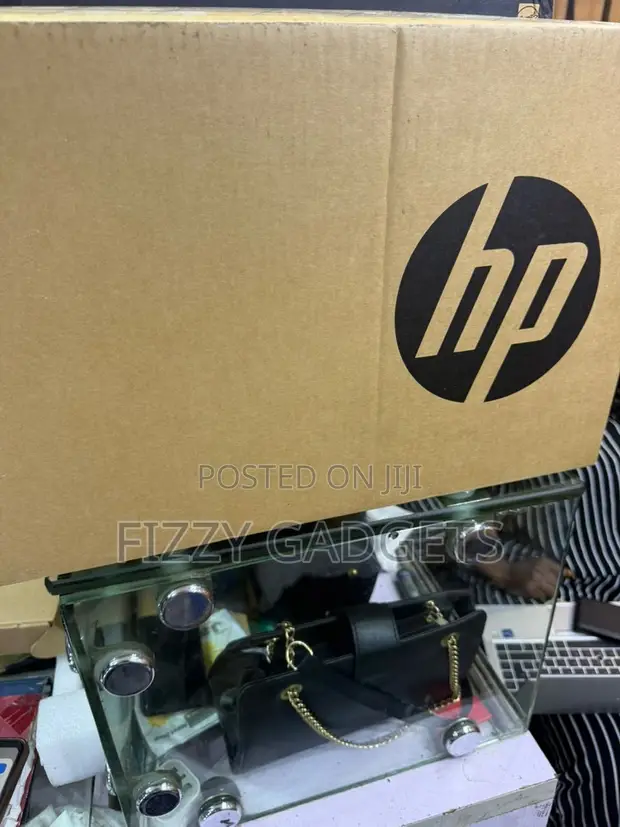 HP EliteBook 1040 G8 Laptop - Core i7, 32GB RAM, 1TB SSD - 1