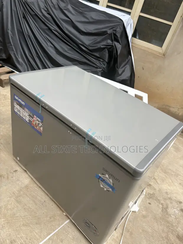 Skyrun BD-300HNW 300L Chest Freezer - 1