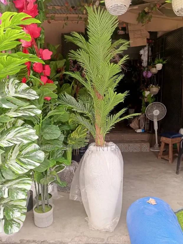 Mum Triple C Artificial Flowers and Vase Set - 1