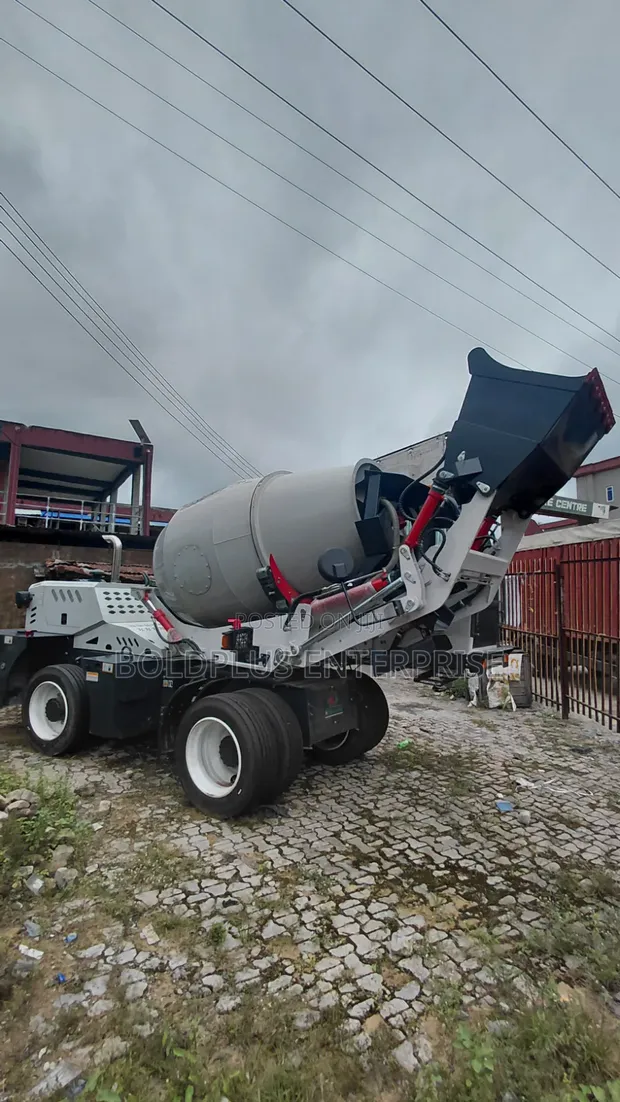 Eurotrac CM4000 4000L Self Loading Concrete Mixer - 1