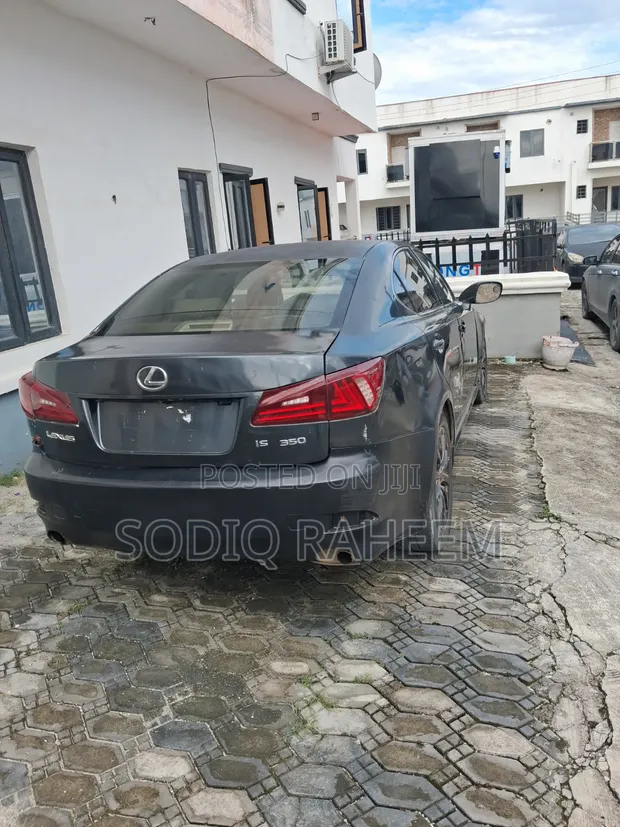 Lexus IS 2010 Black - 1