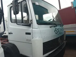 Mercedes-Benz Low-Bed Truck 2000 Fari