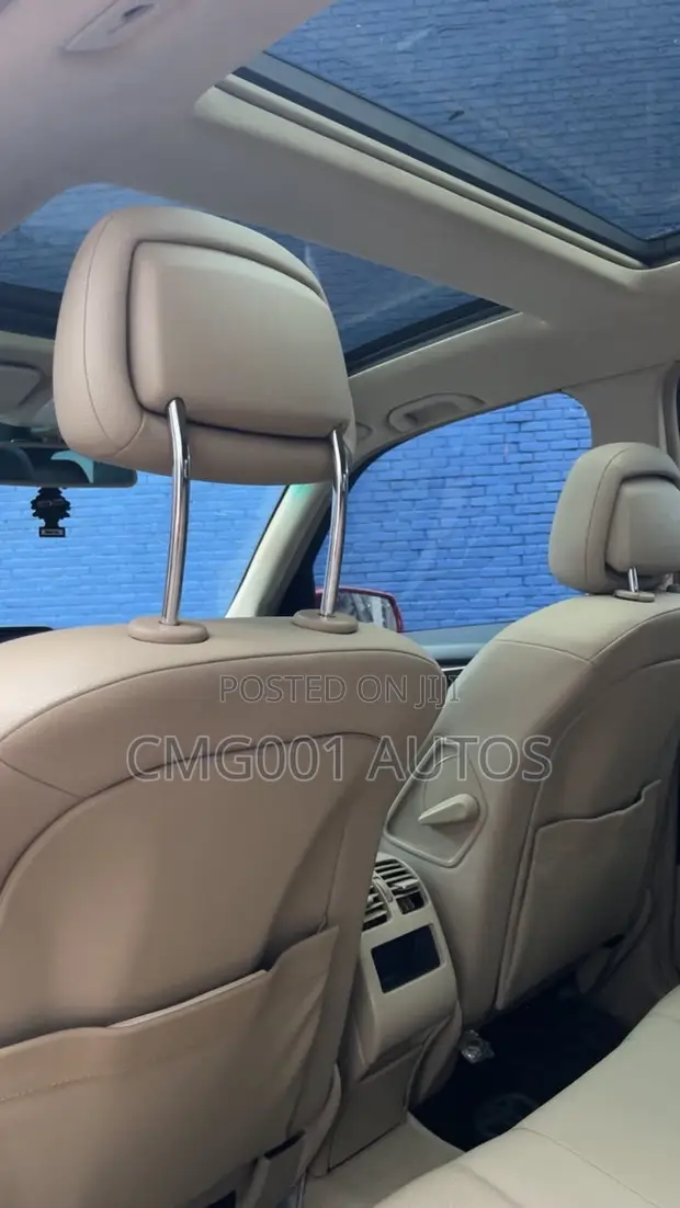 Mercedes-Benz GLK-Class 2010 Red - 1