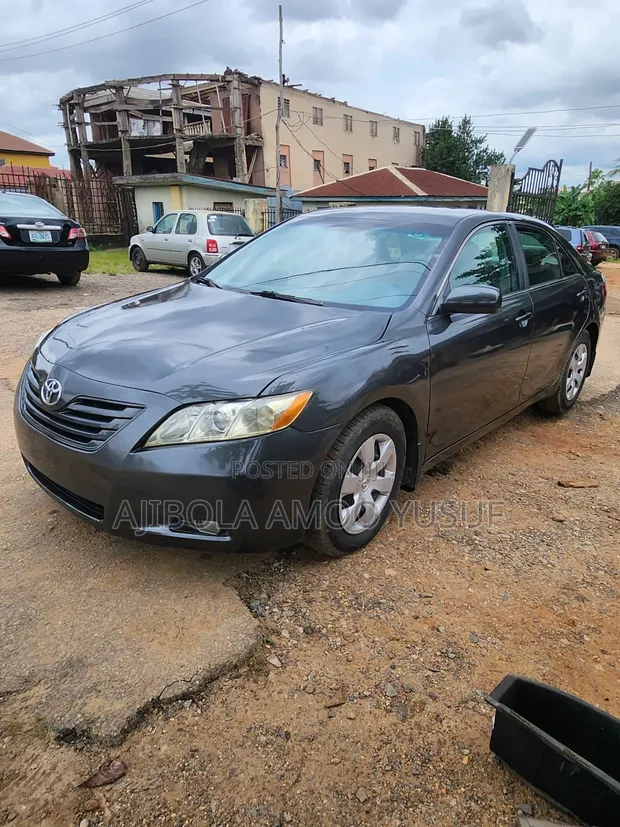 2009 Toyota Camry LE Foreign Used Sedan - 1