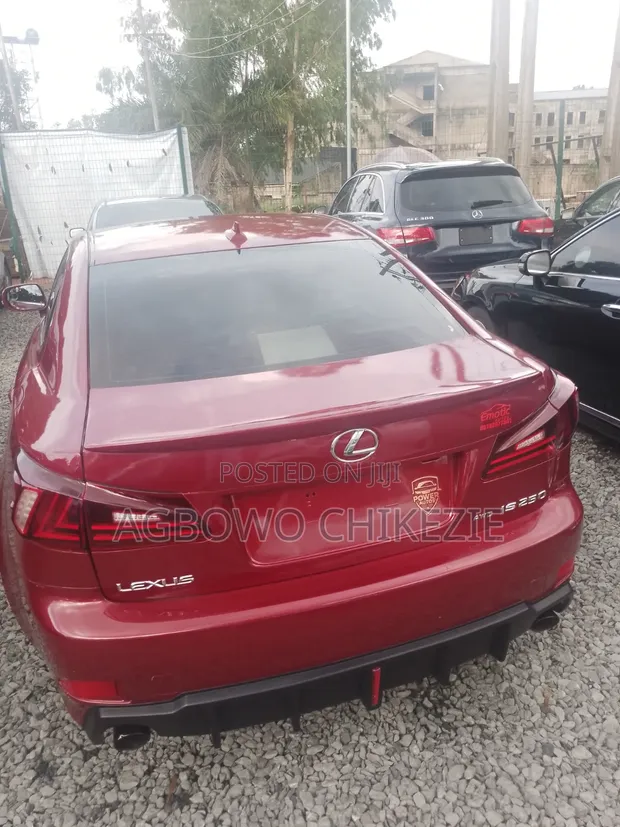 Lexus IS 2010 Red - 1