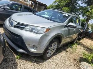 2015 Toyota RAV4 Limited SUV - Ba a yi rijista ba