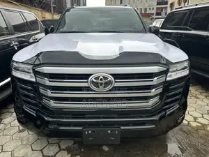 2022 Toyota Land Cruiser LC300 VX