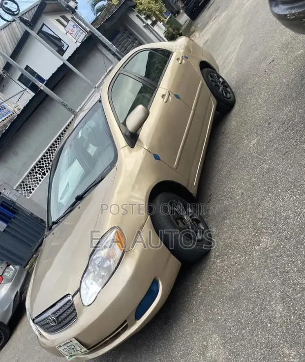 Toyota Corolla 2006 Gold - 1