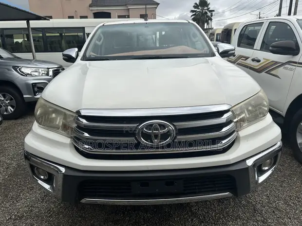 Toyota Hilux SR5 4x4 2016 Fari - 1