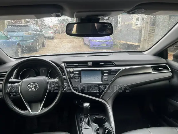 Toyota Camry SE 2018 - 1