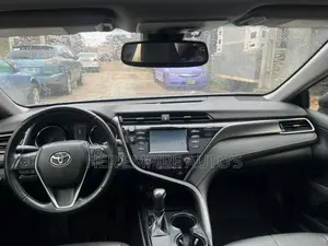Toyota Camry SE 2018