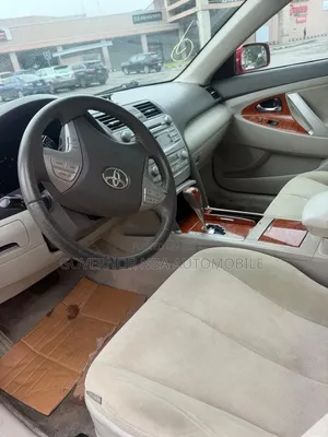 2011 Toyota Camry XLE Red