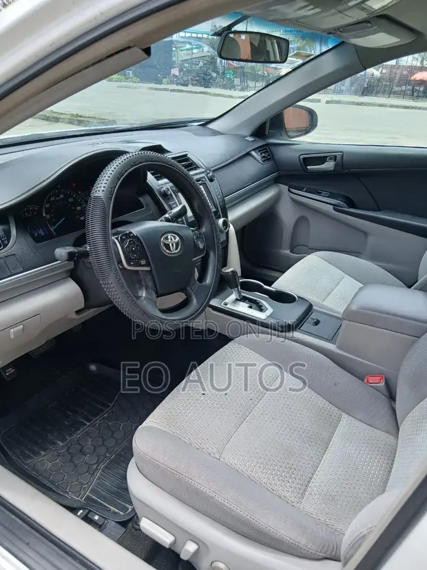 2012 Toyota Camry LE Fari - 1
