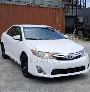 2012 Toyota Camry LE Fari