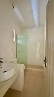 1 Bedroom Shared Apartment for Rent in Lommond Garden, Lekki Phase 2 - 2
