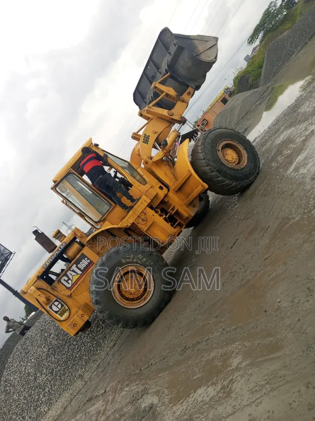 Caterpillar 966C Wheelloader - 1