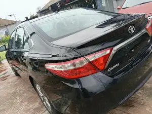 2017 Toyota Camry SE 2.5L Sedan - Black