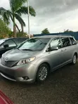 Toyota Sienna 2015 Silver - 1
