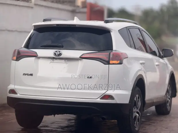 Toyota RAV4 LE AWD Farar 2017 - 1