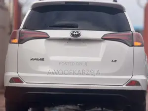 Toyota RAV4 LE AWD Farar 2017