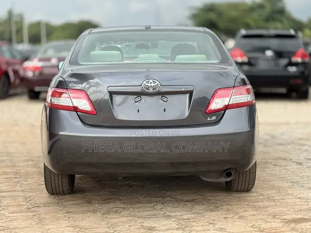 2010 Toyota Camry LE 2.5L Sedan - Kai Daga Belgium - 1