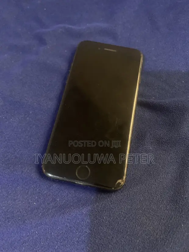 Apple iPhone 7 32GB Black (Wi-Fi Only) - 1