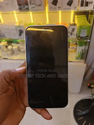 Apple iPhone 11 64GB Fari