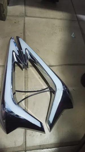 Fitilar Alamar Jirgin Ruwa na Toyota Prado 2018