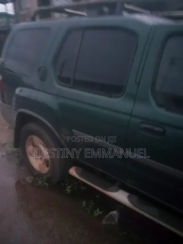 Nissan Xterra SUV 2005 Green - 1