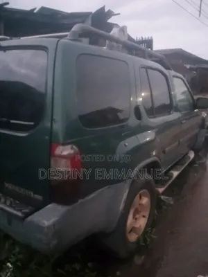 Nissan Xterra SUV 2005 Green