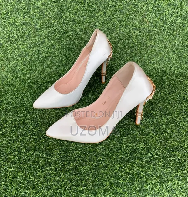 Elegant White Satin Pointed-Toe High Heels - 1