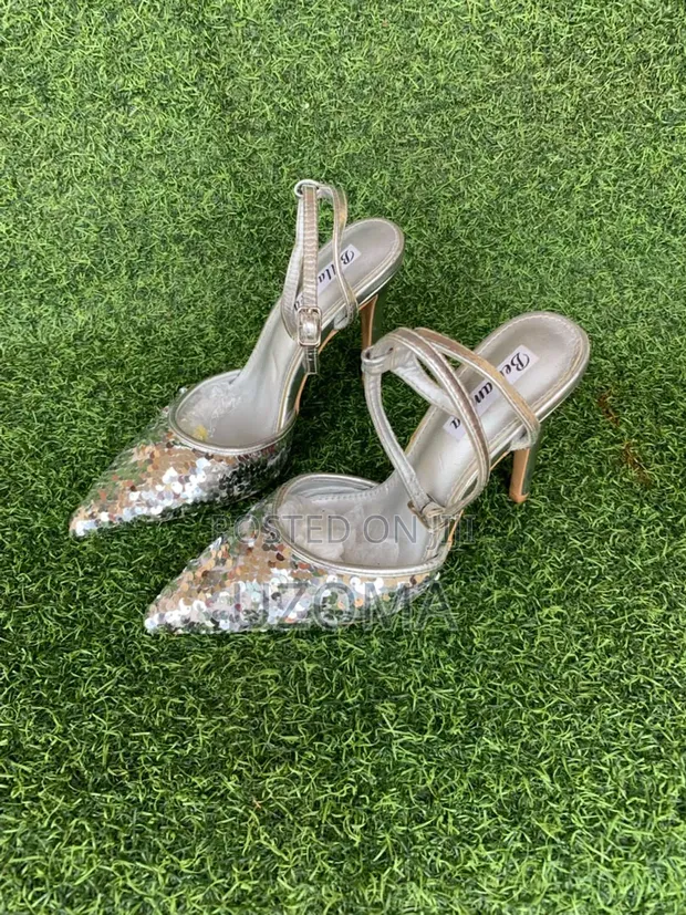 Elegant Sequin Pointed-Toe Heels - Silver - 1
