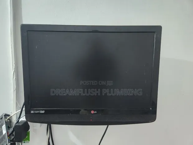 LG TV 24-inch - 1