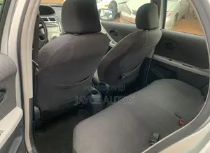 Toyota Yaris 2010 Silver