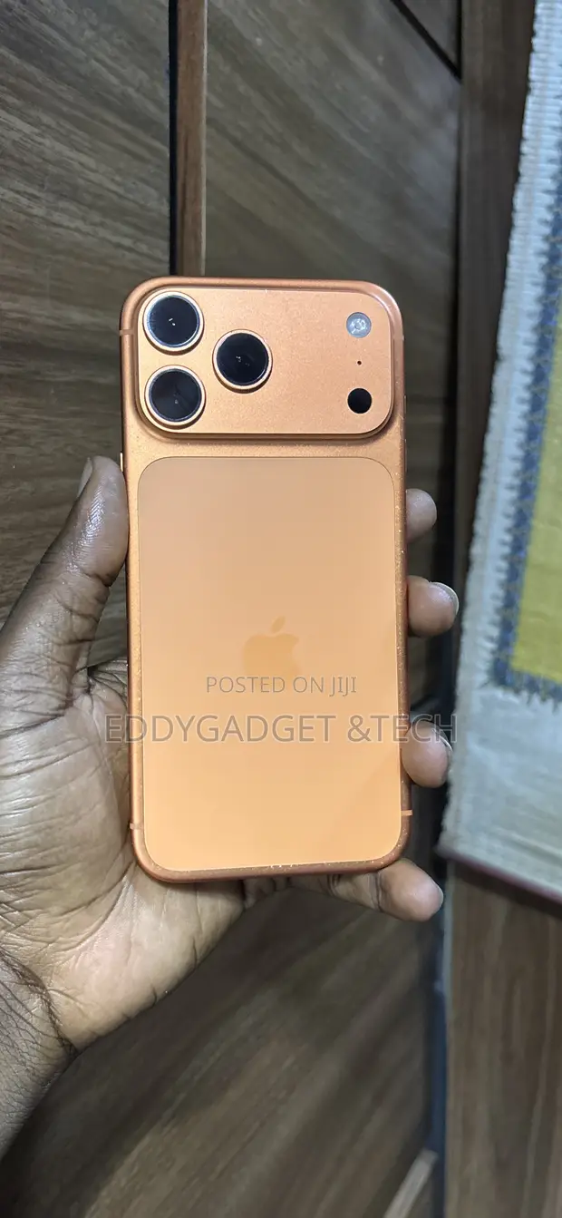 Apple iPhone 17 Pro Max 256GB Orange (Used) - 1