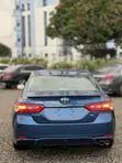 Toyota Camry SE FWD 2020 Blue - 2