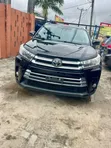 2019 Toyota Highlander XLE Black - 1