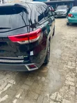 2019 Toyota Highlander XLE Black - 4