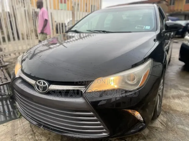 2015 Toyota Camry SE 2.5L Black - 1