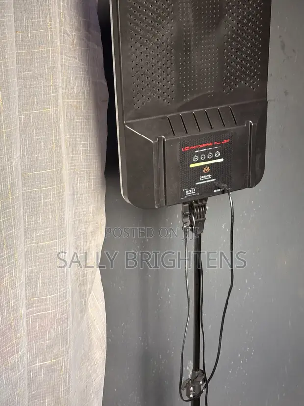 Big Content Light with Remote - 1