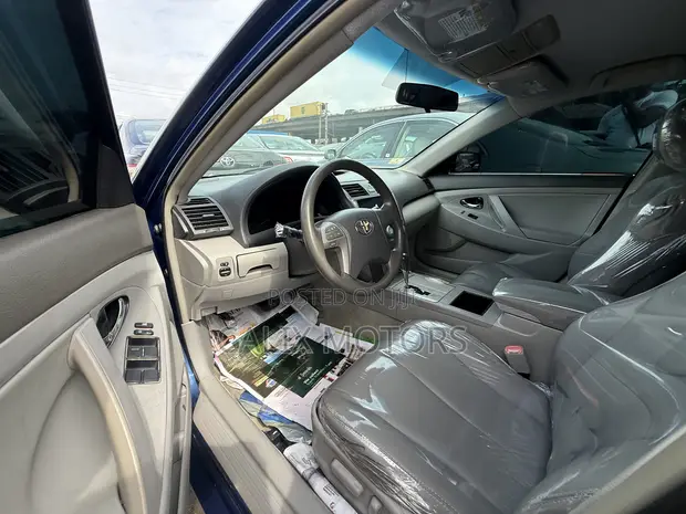 2008 Toyota Camry LE Blue - 1