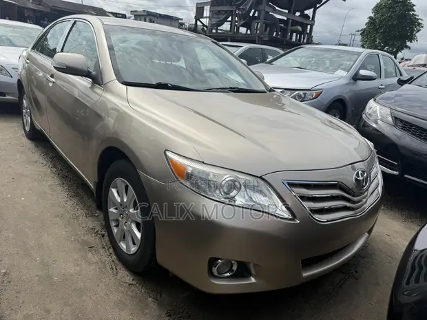 2009 Toyota Camry LE - 1