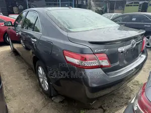 Toyota Camry LE 2011 Gray
